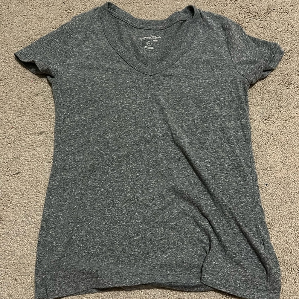 Universal Thread Plain Grey V-Neck Shirt